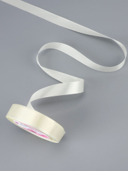 Изображение Лента атласная сливочная 2 см, 22 м