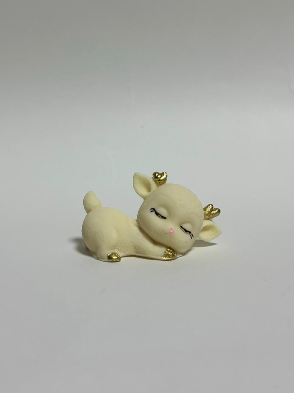 Изображение Фигурка из глазури Олененок на животике